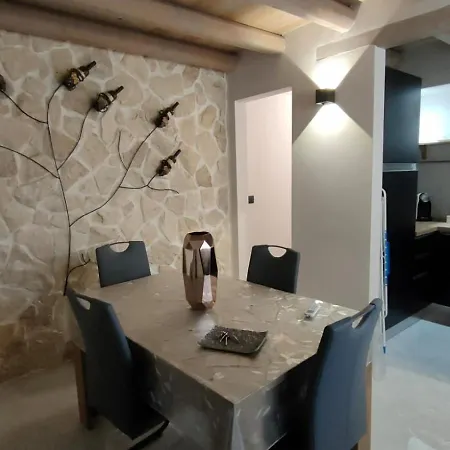 Apartment Louis